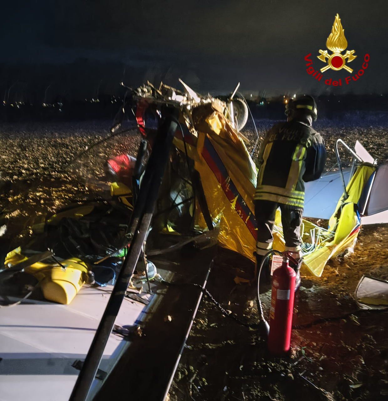 Pilota di ultraleggero ferito in atterraggio d’emergenza