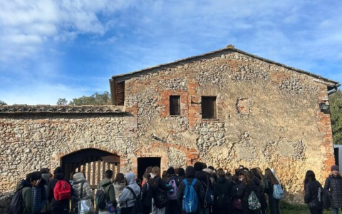Studenti esplorano Casa Giubileo