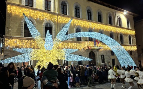 Natale a Poggibonsi: Mercatini, Chocolate Parade e Spettacoli il 20 e 21 Dicembre