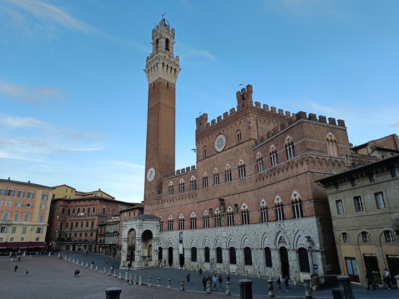 Siena proroga fino al 31 dicembre 2026 le concessioni per l’occupazione del suolo pubblico