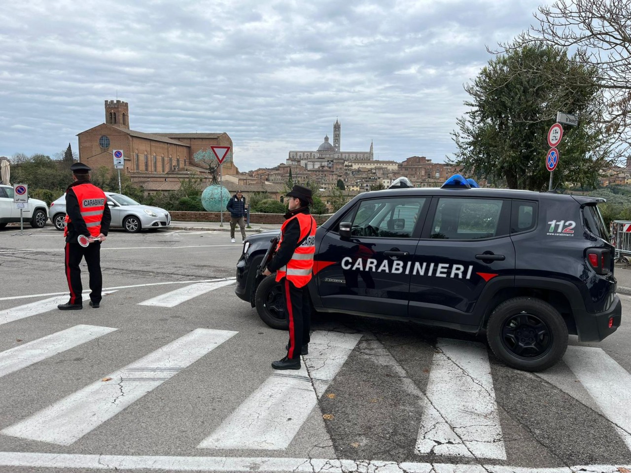 Siena, tre donne arrestate per frode ai danni di anziani