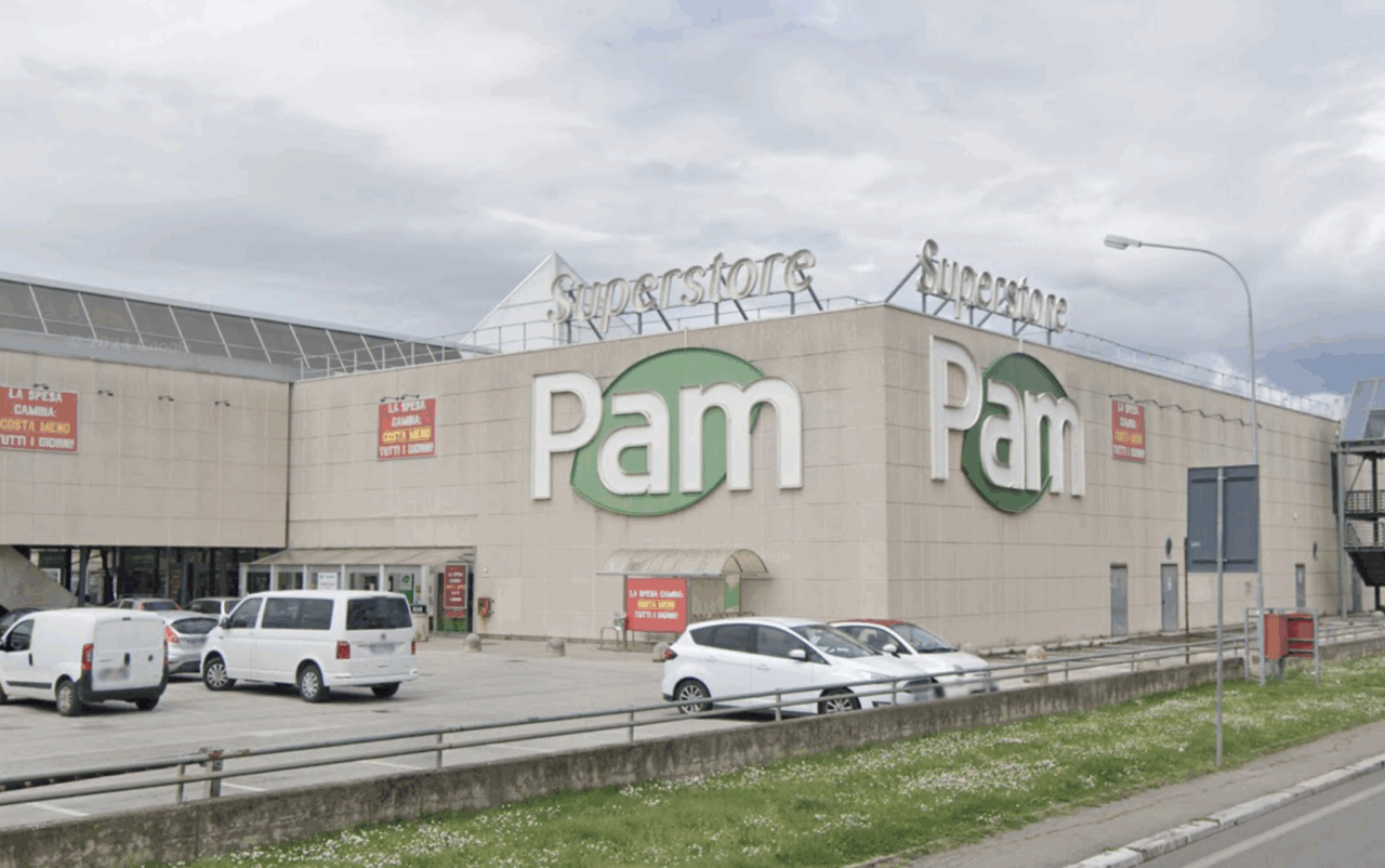 Siena, il cassiere Fabio Giomi rinuncia al lavoro alla Pam dopo il licenziamento