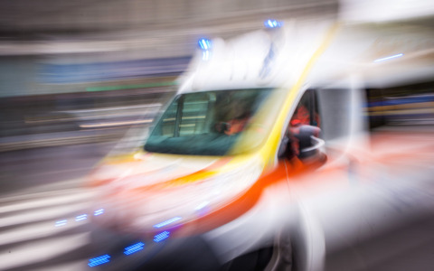 Donna di 54 anni in condizioni critiche dopo un incidente sulla Siena-Firenze