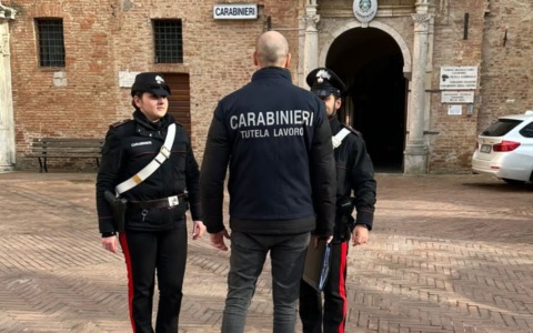 Controlli su lavoro e sicurezza: sanzioni per due attività a Siena