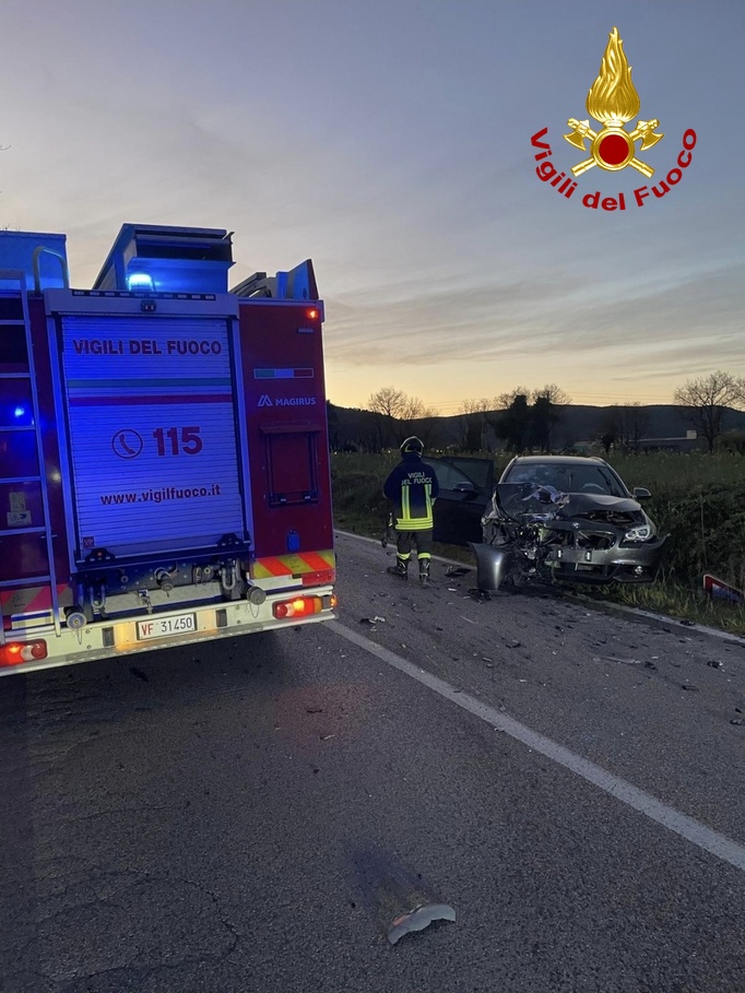 Scontro tra moto e auto: un uomo di 48 anni perde la vita