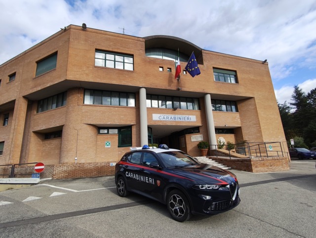 Scoperto bivacco per spaccio nei boschi del Senese